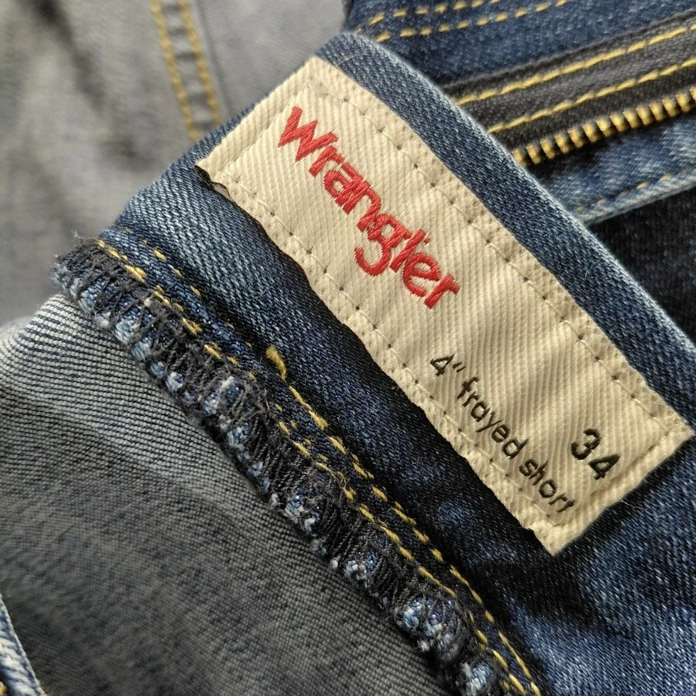 Wrangler Frayed Raw Hem Jean Shorts Size 34 Fits 30